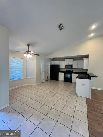 $1,750 | 231 Royal Palms Avenue, Kingsland, GA 31548