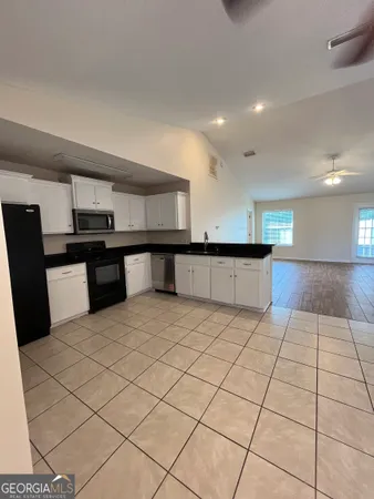 $1,750 | 231 Royal Palms Avenue, Kingsland, GA 31548