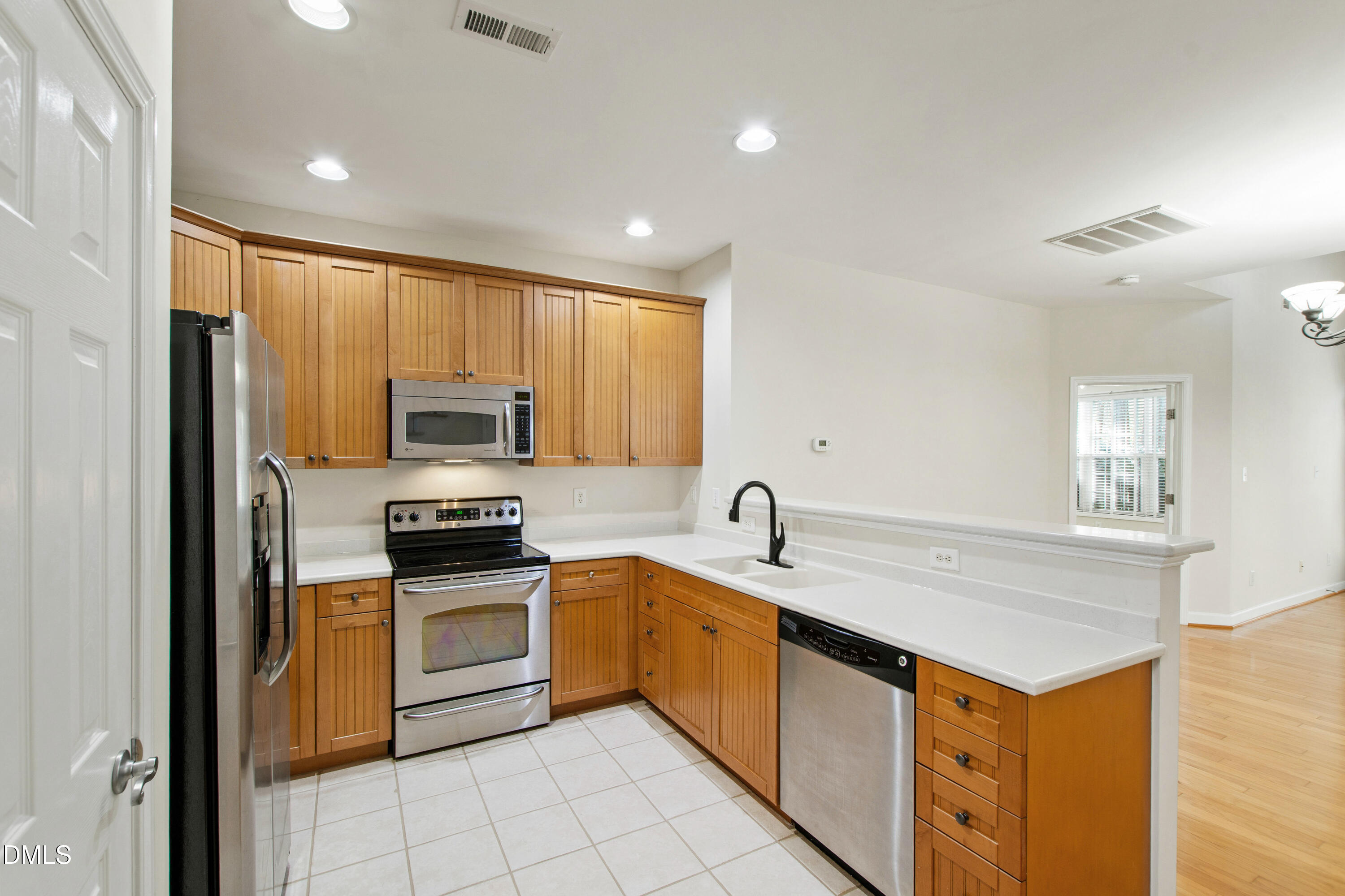 807 Swan Neck Lane Raleigh, NC 27615 - Photo 12 of 39 Swan (6)