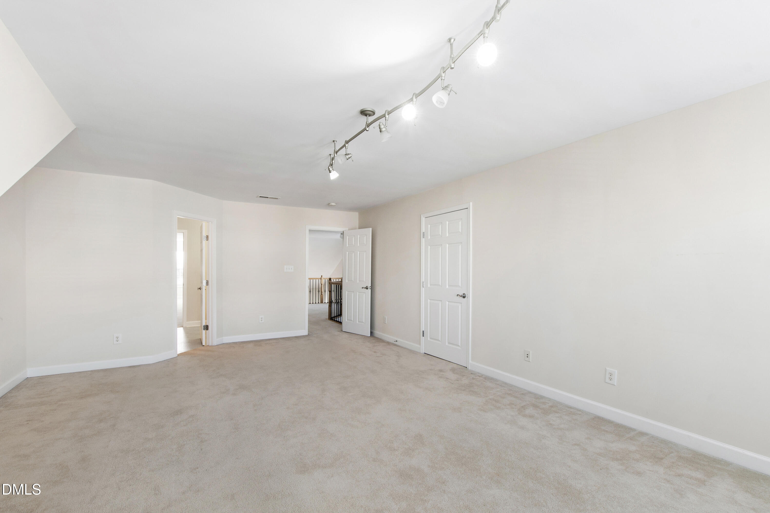 807 Swan Neck Lane Raleigh, NC 27615 - Photo 32 of 39 Swan (37)