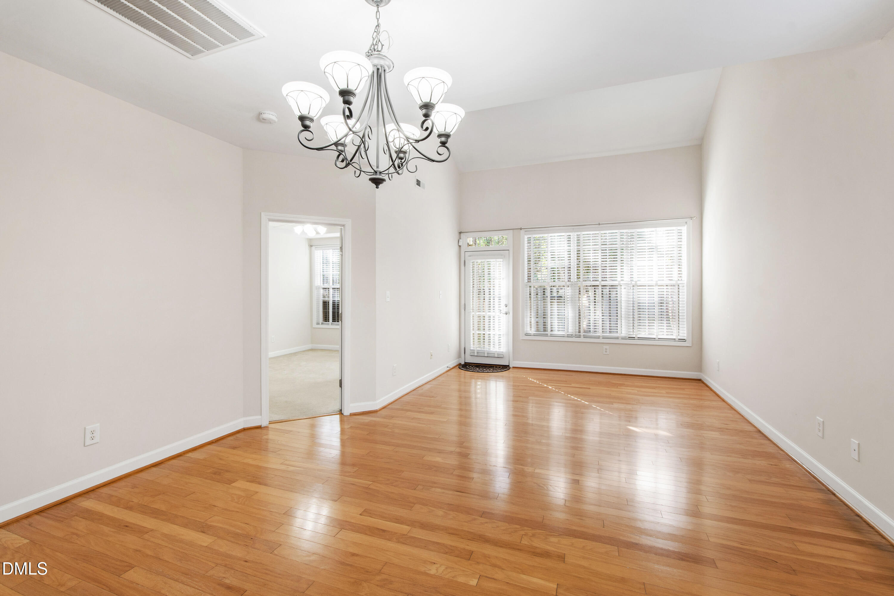 807 Swan Neck Lane Raleigh, NC 27615 - Photo 6 of 39 Swan (21)