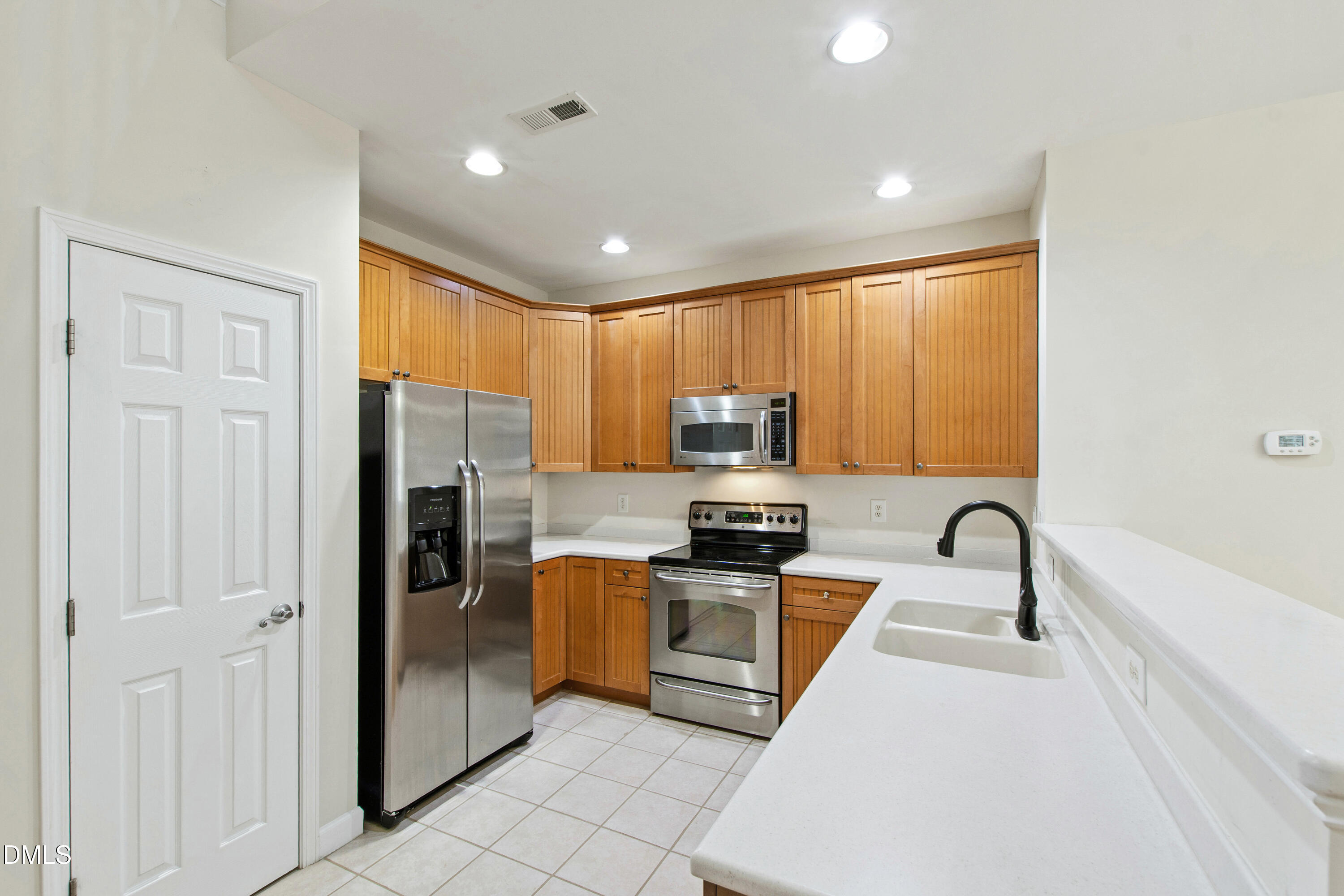 807 Swan Neck Lane Raleigh, NC 27615 - Photo 10 of 39 Swan (5)