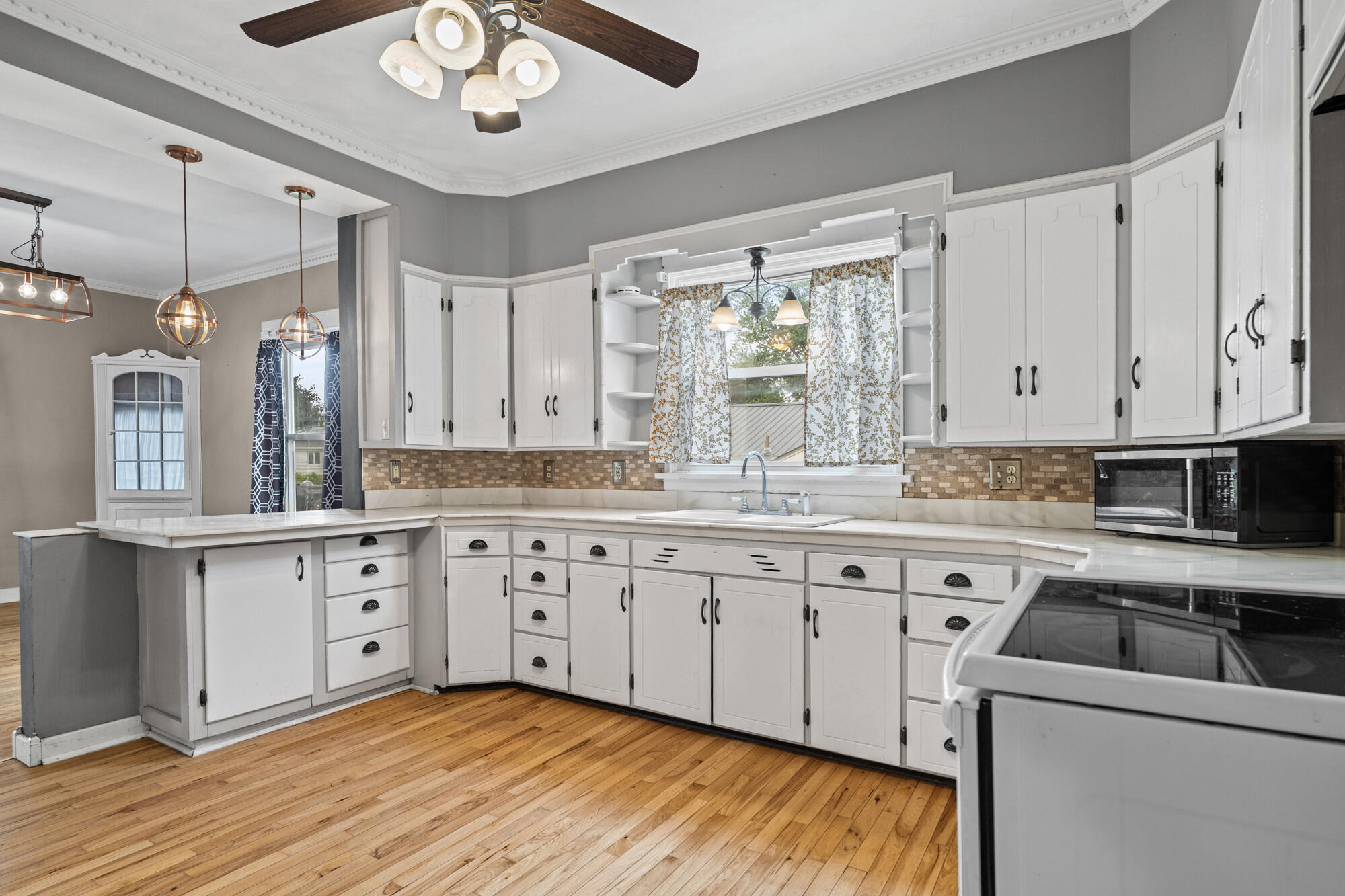104 2nd Avenue Southwest Spring Grove, MN 55974 - Photo 11 of 33 11_Kitchen