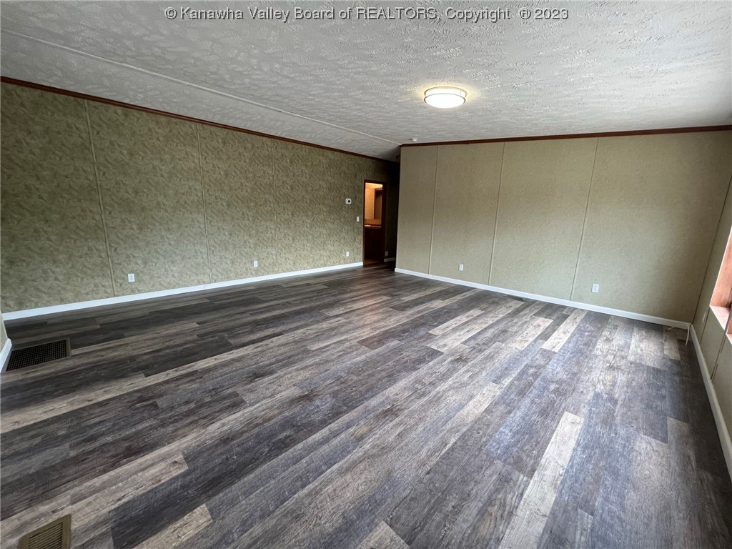 7165 Winfield Road Winfield, WV 25213 - Photo 5 of 34 Gallery Image 5