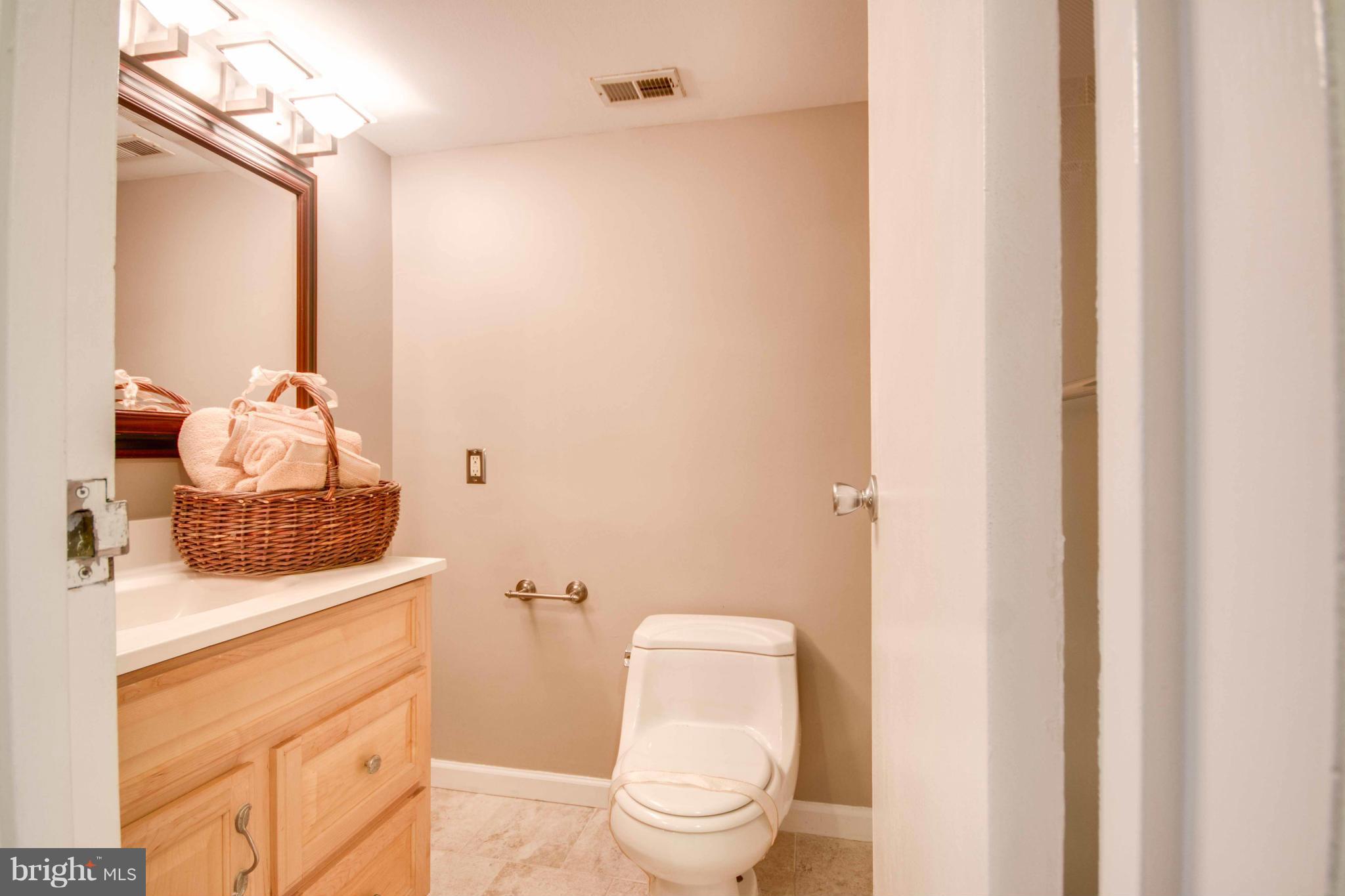 2008 Colts Neck Road, Unit 1A Reston, VA 20191 - Photo 13 of 23 Bath