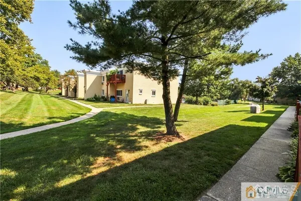 $2,250 | 13 Lake Avenue, Unit 5A, East Brunswick, NJ 08816