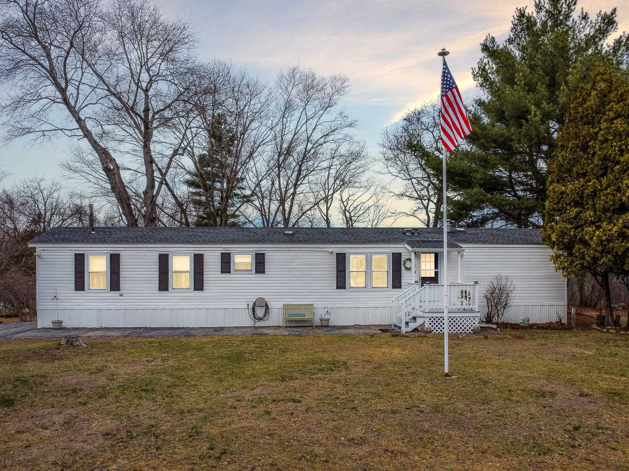 15 Winter Street Salem, NH 03079 - Photo 2 of 25