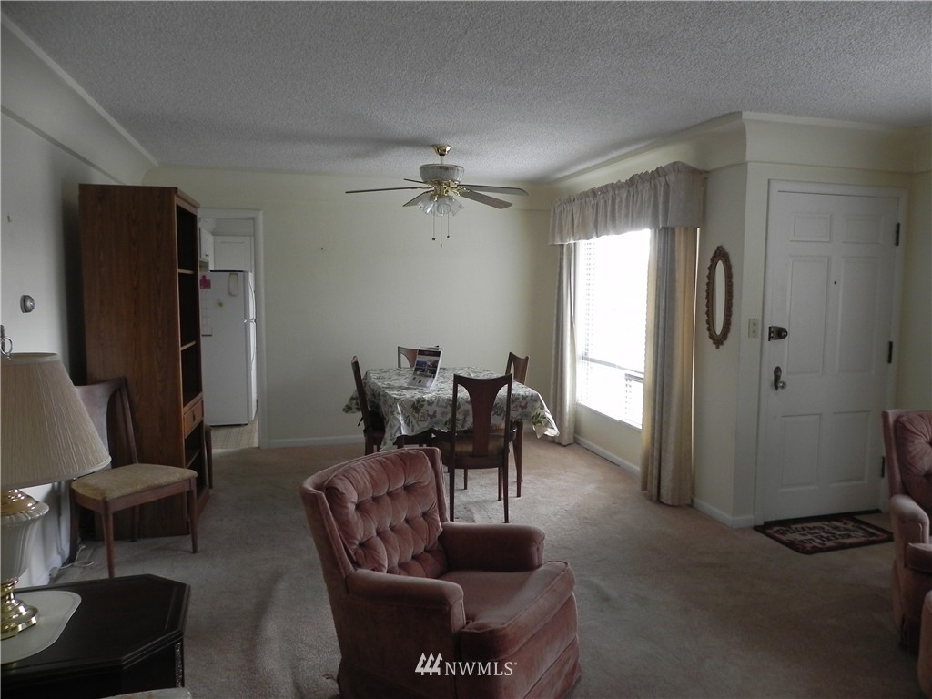 532 Southwest 3rd Place Renton, WA 98057 - Photo 5 of 11