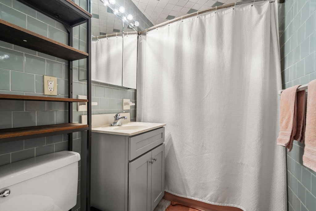 38 Winchester Street, Unit 4 Brookline, MA 02446 - Photo 13 of 15