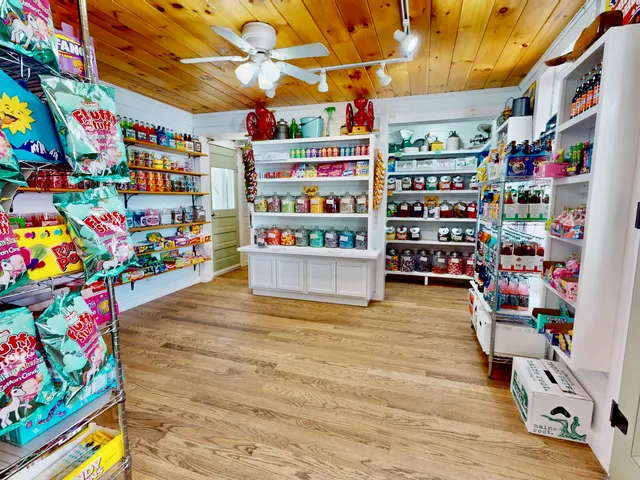 $749,000 | 62 West Main Street, Vinalhaven, ME 04863