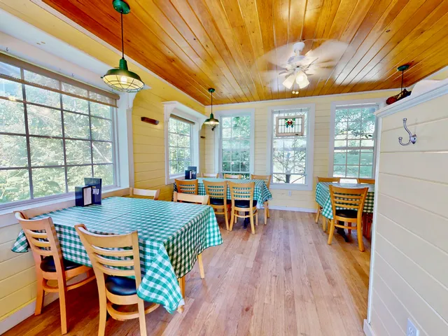 $749,000 | 62 West Main Street, Vinalhaven, ME 04863