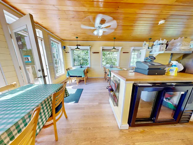 $749,000 | 62 West Main Street, Vinalhaven, ME 04863