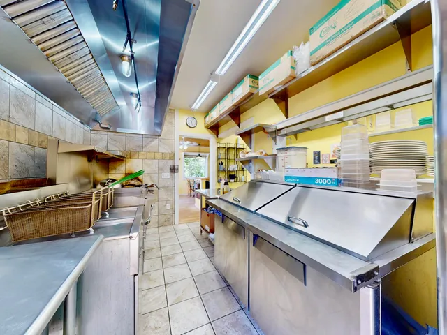 $749,000 | 62 West Main Street, Vinalhaven, ME 04863