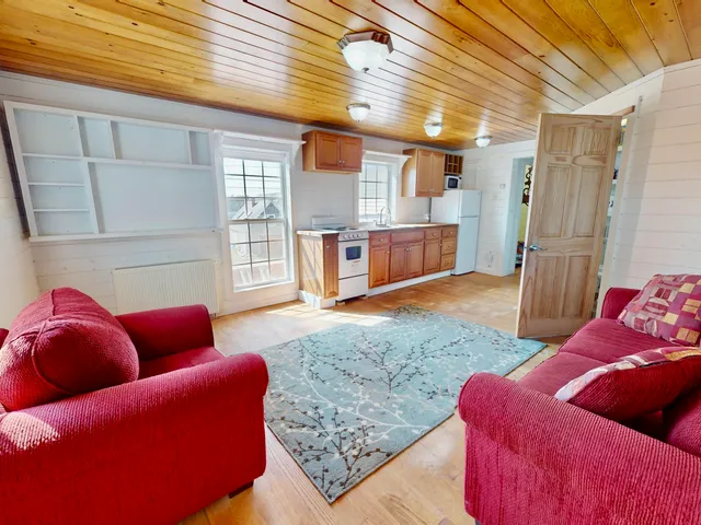 $749,000 | 62 West Main Street, Vinalhaven, ME 04863