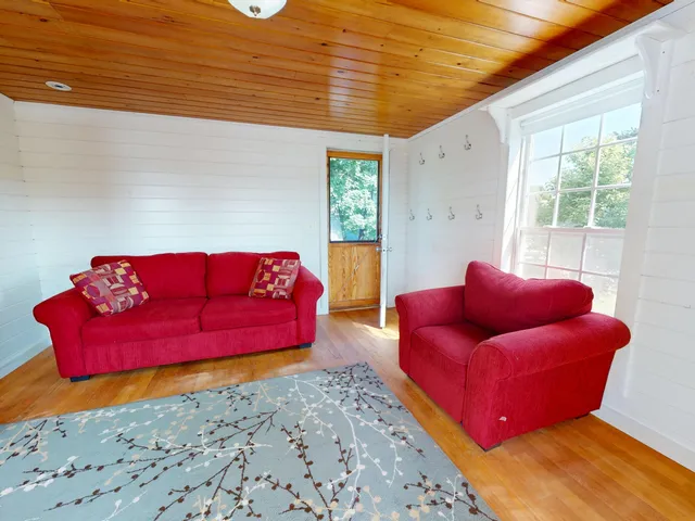 $749,000 | 62 West Main Street, Vinalhaven, ME 04863