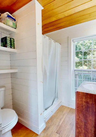 $749,000 | 62 West Main Street, Vinalhaven, ME 04863