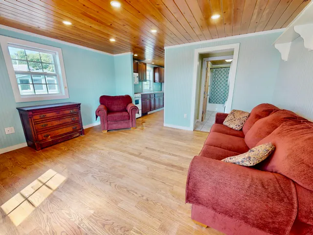 $749,000 | 62 West Main Street, Vinalhaven, ME 04863