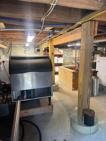 $749,000 | 62 West Main Street, Vinalhaven, ME 04863