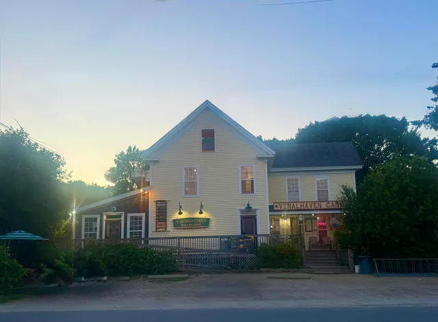 $749,000 | 62 West Main Street, Vinalhaven, ME 04863