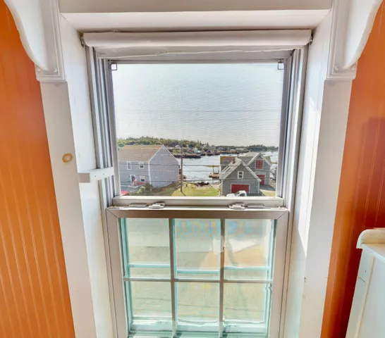 $749,000 | 62 West Main Street, Vinalhaven, ME 04863