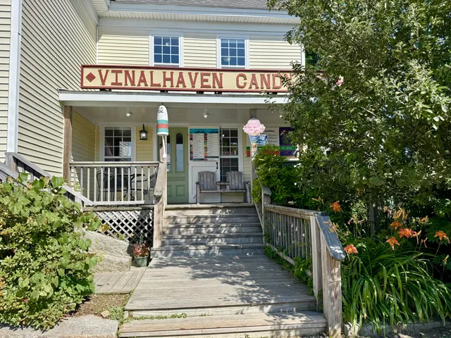 $749,000 | 62 West Main Street, Vinalhaven, ME 04863
