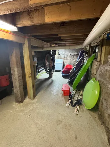 $749,000 | 62 West Main Street, Vinalhaven, ME 04863