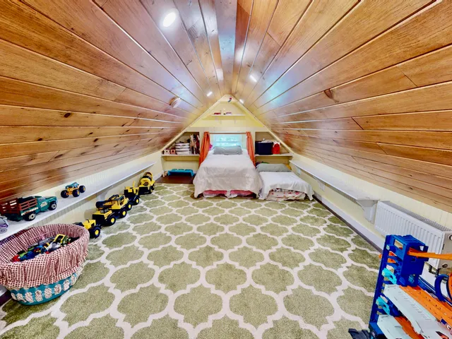 $749,000 | 62 West Main Street, Vinalhaven, ME 04863