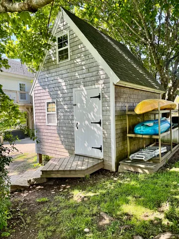 $749,000 | 62 West Main Street, Vinalhaven, ME 04863