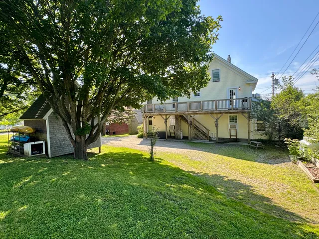 $749,000 | 62 West Main Street, Vinalhaven, ME 04863