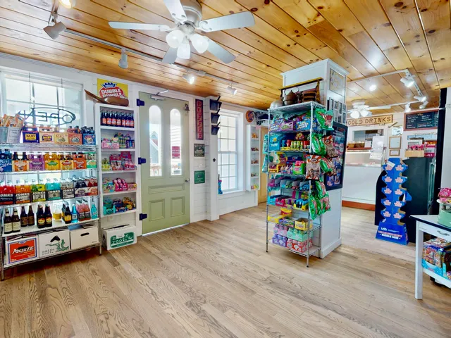 $749,000 | 62 West Main Street, Vinalhaven, ME 04863