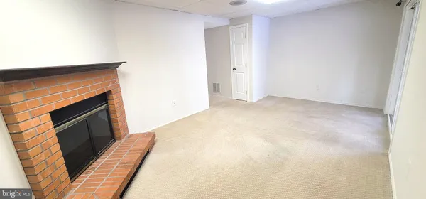 $2,790 | 12 Sebastiani Boulevard, Gaithersburg, MD 20878