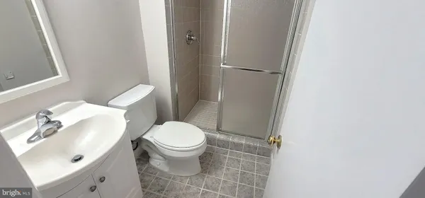 $2,790 | 12 Sebastiani Boulevard, Gaithersburg, MD 20878