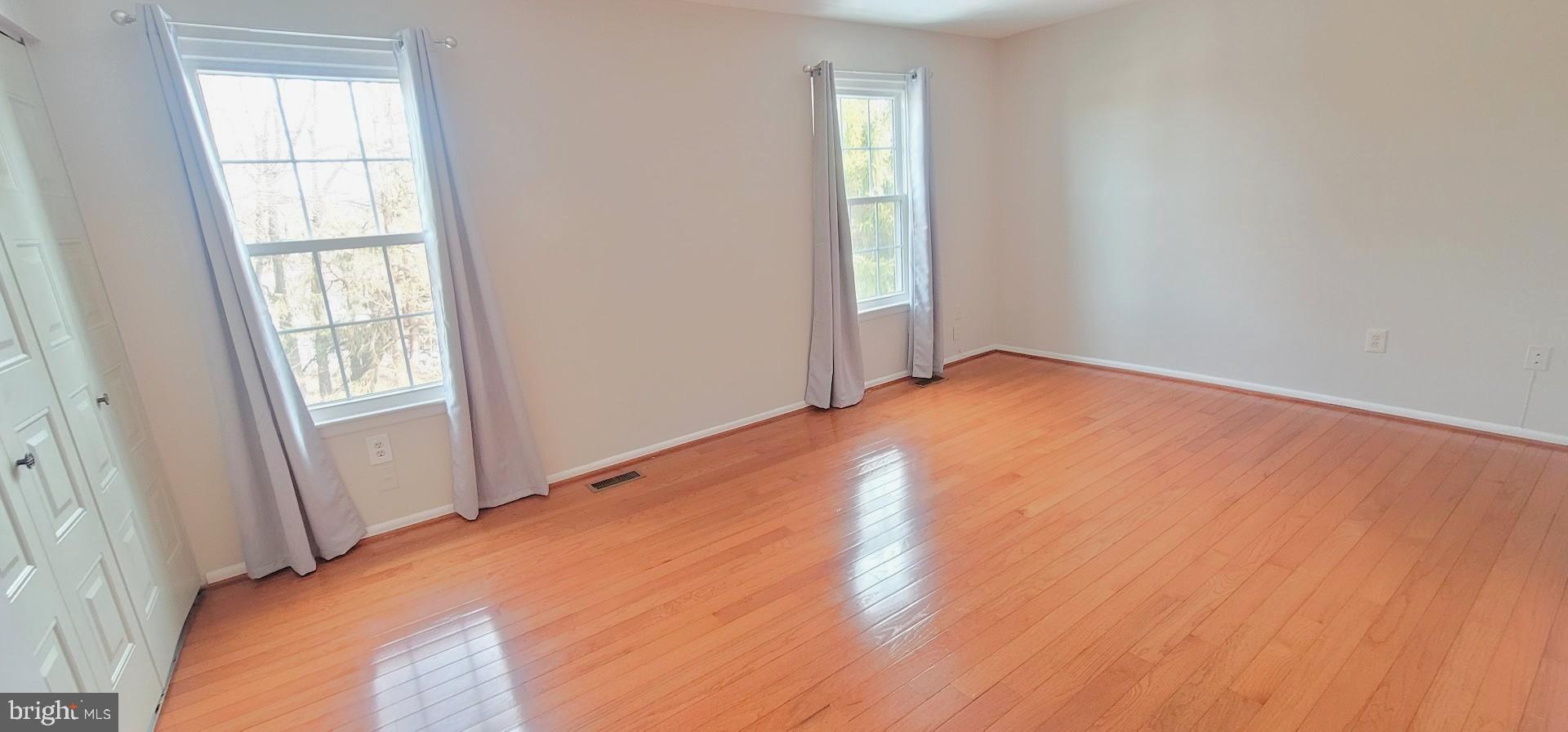 12 Sebastiani Boulevard Gaithersburg, MD 20878 - Photo 10 of 21 Bright and airy space with natural light.