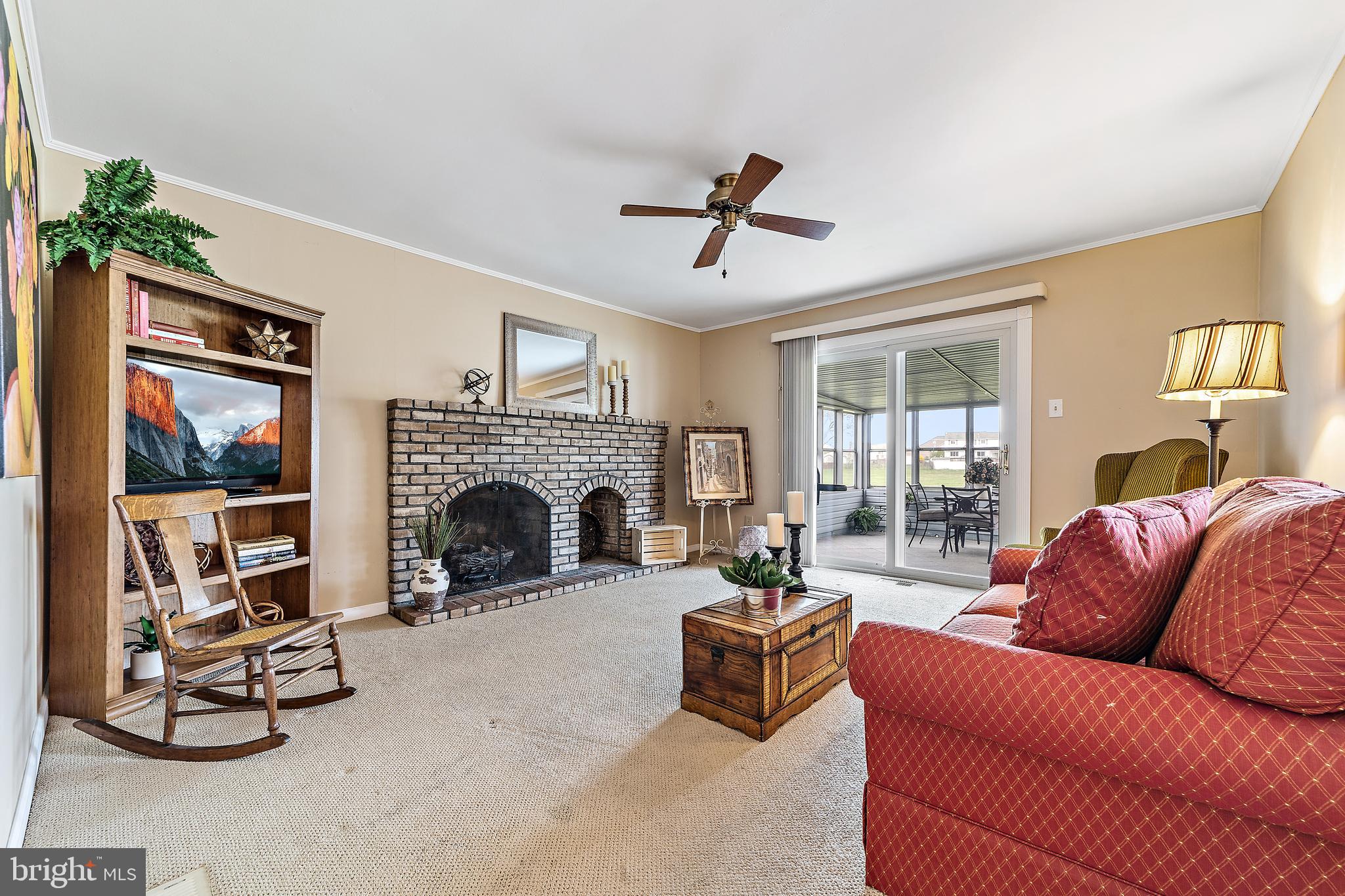 22 Polaris Road Sewell, NJ 08080 - Photo 13 of 31 Family Room w/gas fireplace
