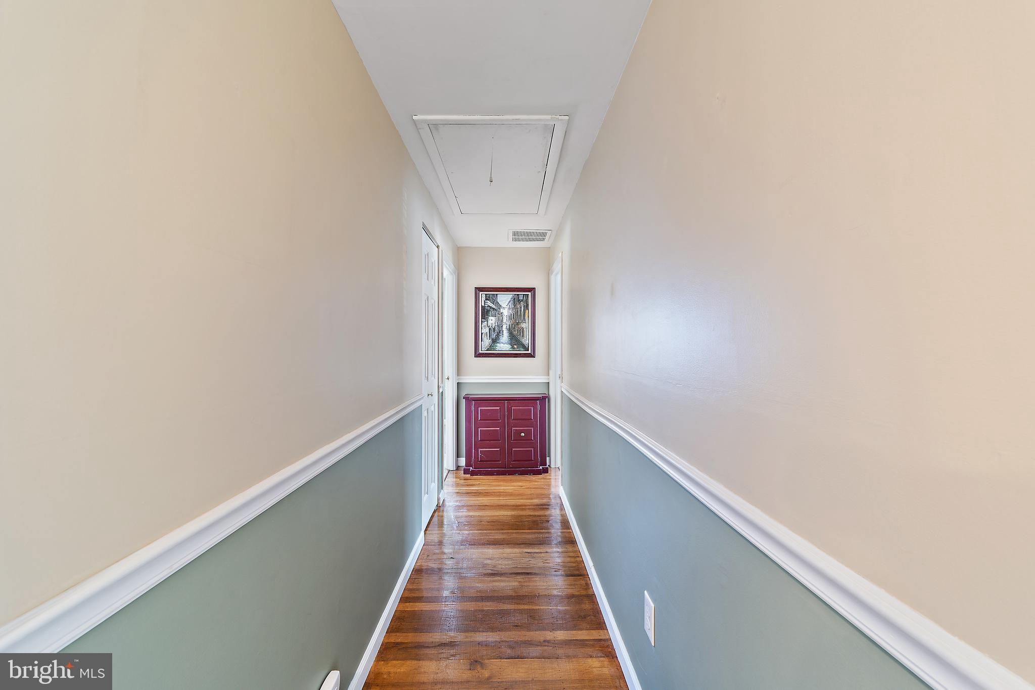 22 Polaris Road Sewell, NJ 08080 - Photo 17 of 31 Second floor hallway