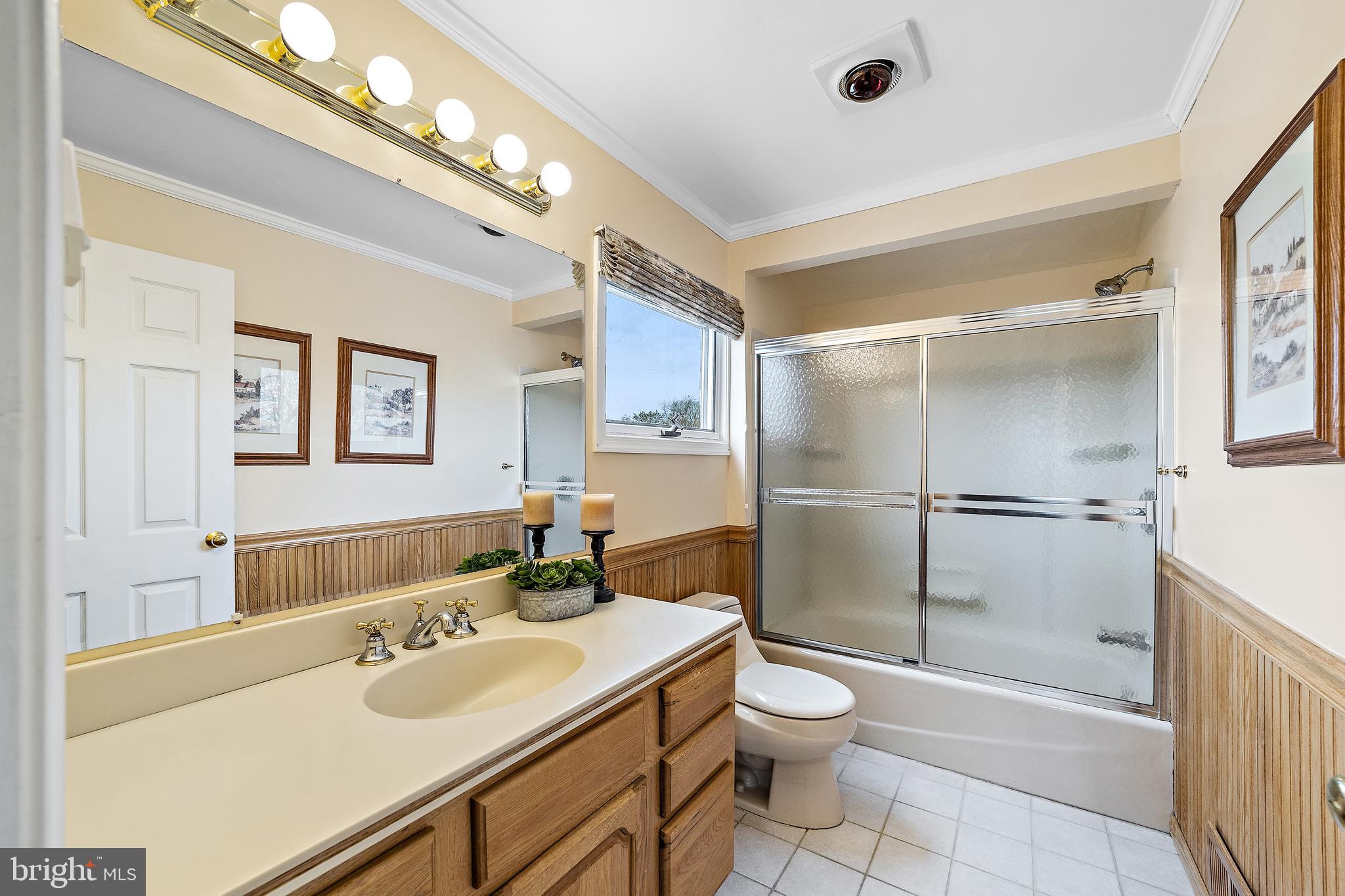 22 Polaris Road Sewell, NJ 08080 - Photo 24 of 31 Second-floor Bathroom