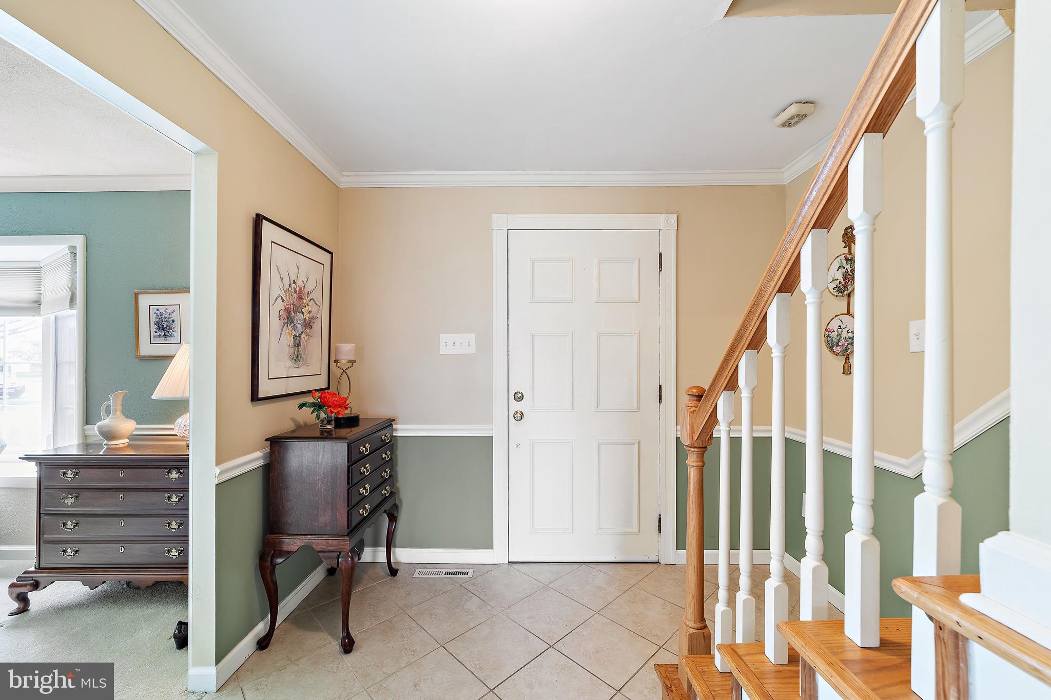 22 Polaris Road Sewell, NJ 08080 - Photo 4 of 31 Foyer