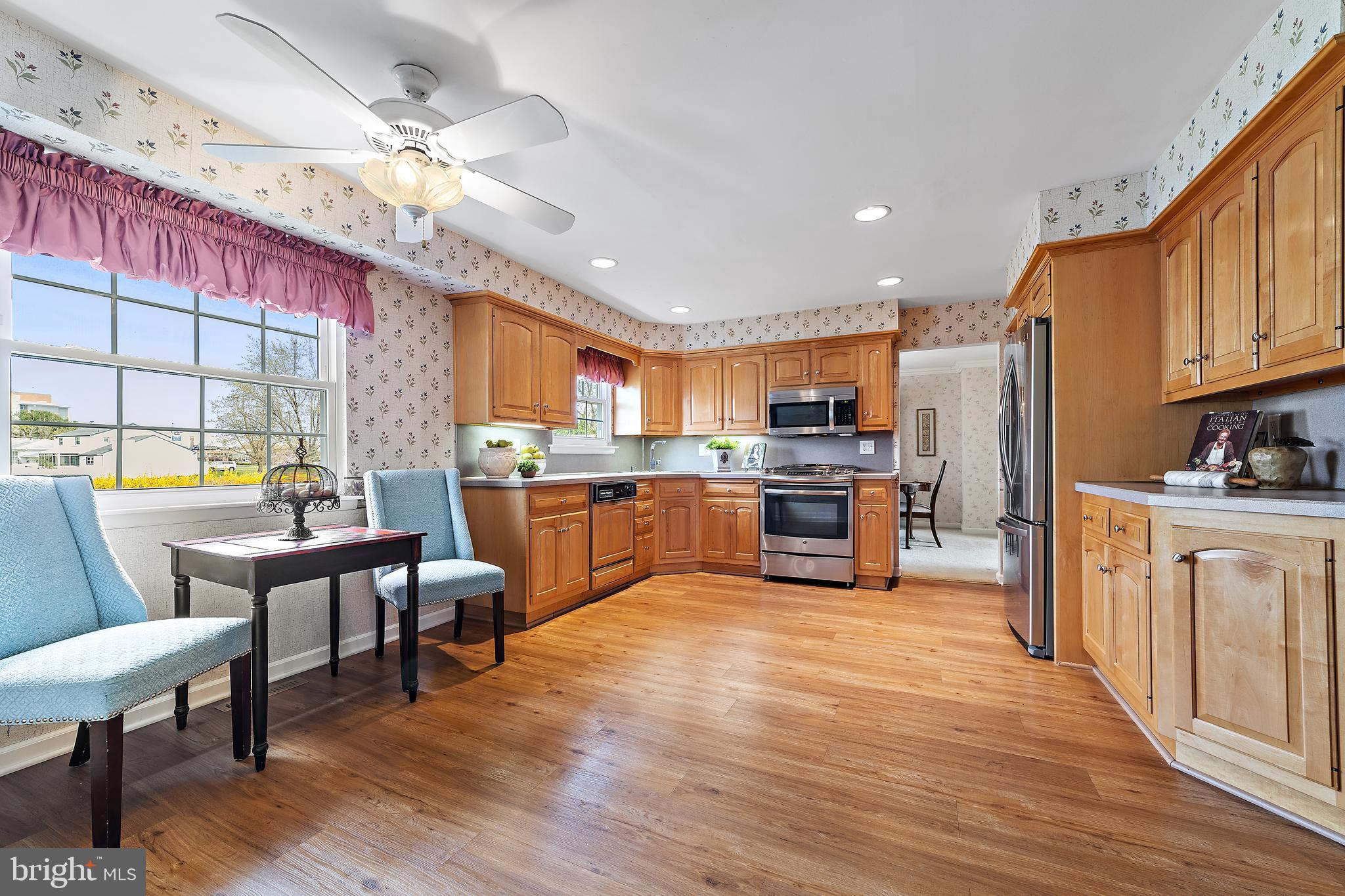 22 Polaris Road Sewell, NJ 08080 - Photo 9 of 31 Eat-in Kitchen