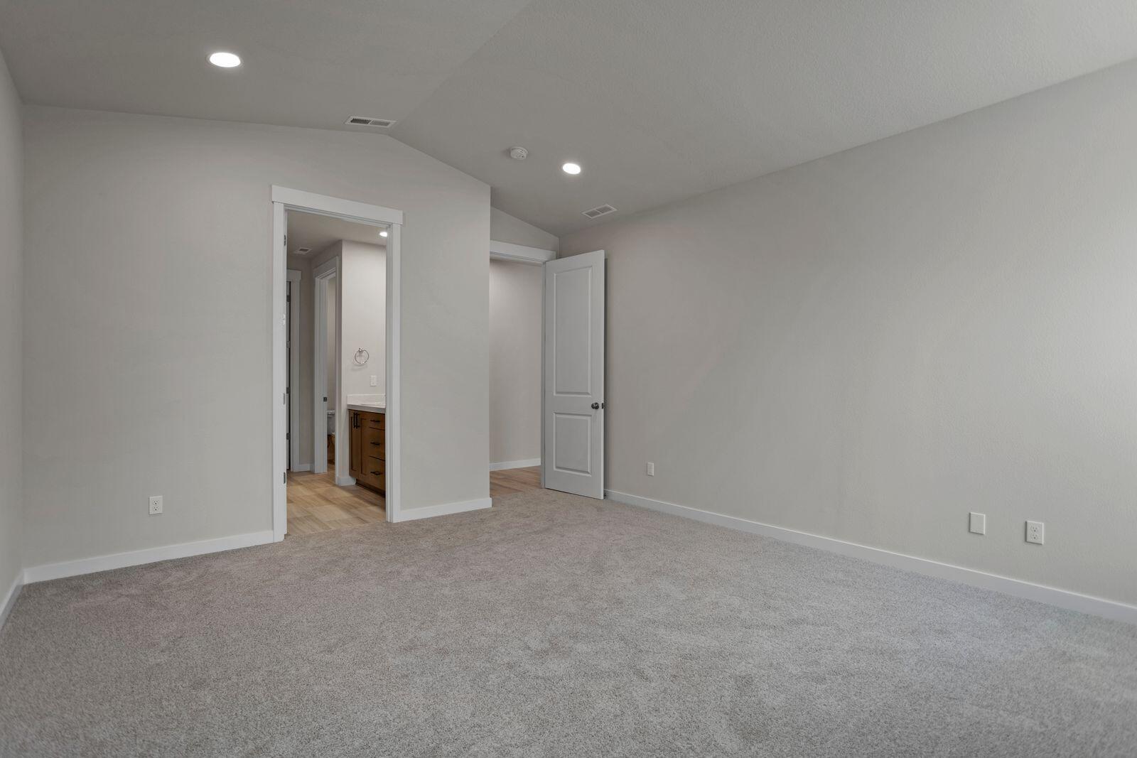 1140 Pumpkin Ridge, Unit 336 Eagle Point, OR 97524 - Photo 13 of 23