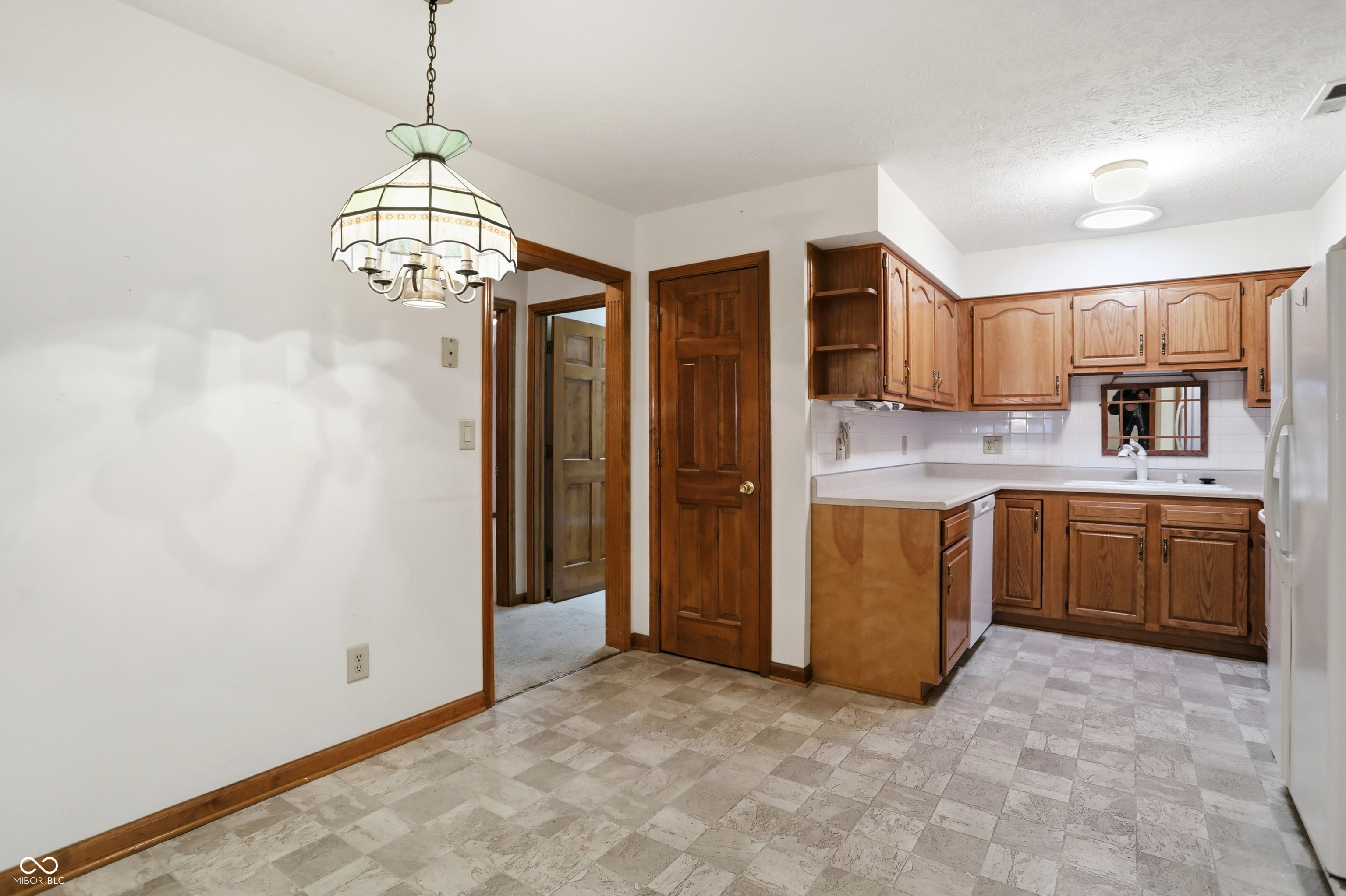 545 Moonglow Lane Indianapolis, IN 46217 - Photo 12 of 35