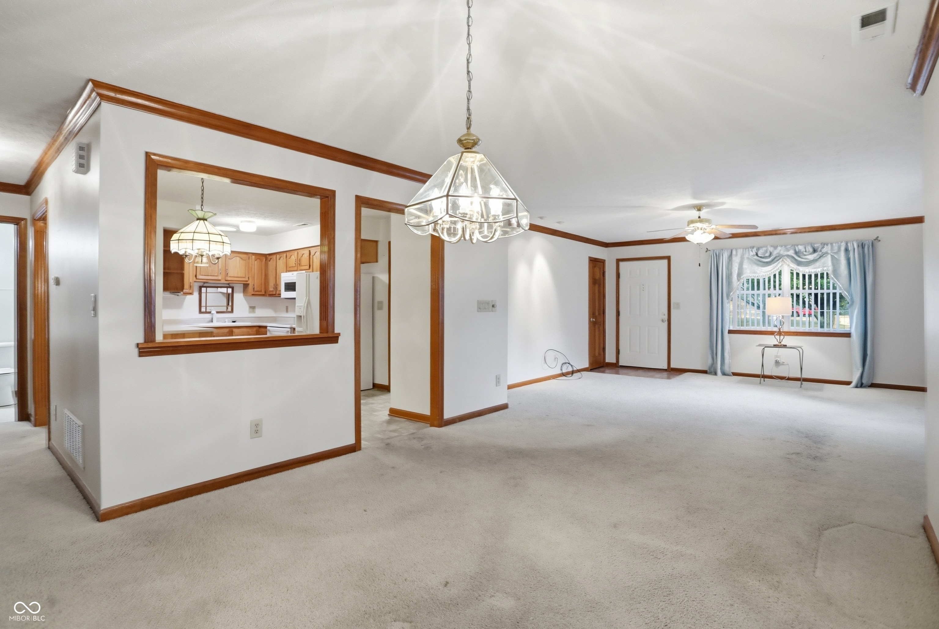 545 Moonglow Lane Indianapolis, IN 46217 - Photo 8 of 35