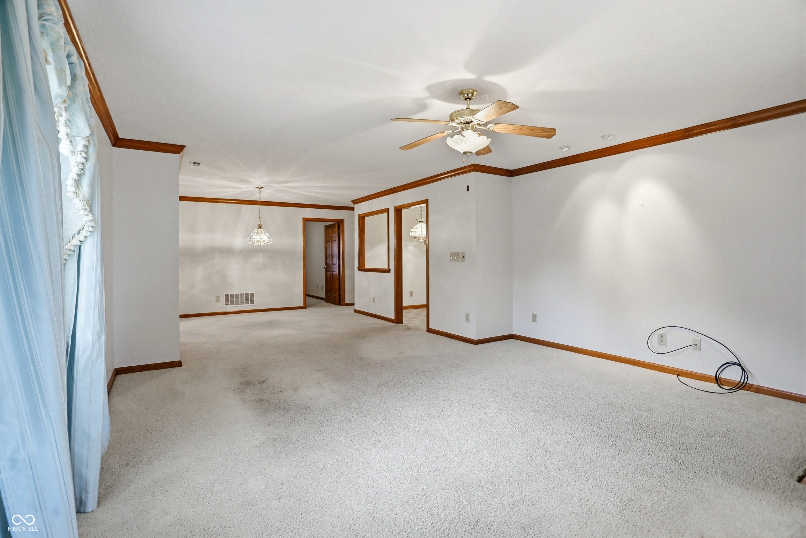 545 Moonglow Lane Indianapolis, IN 46217 - Photo 9 of 35