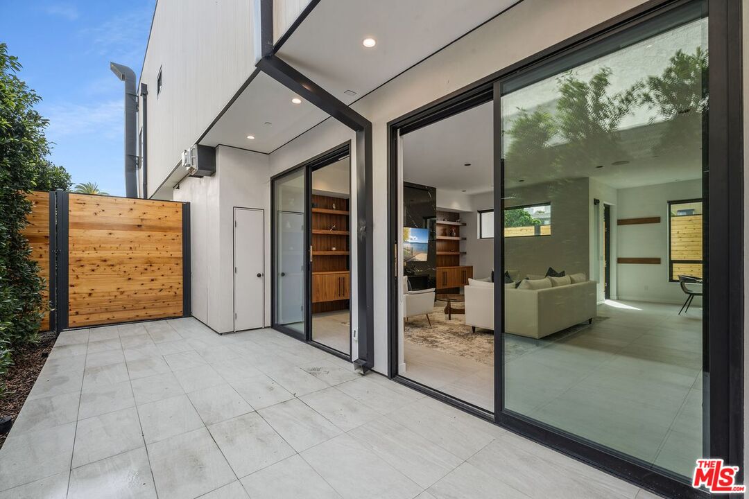 212 Bay Street, Unit 102 Santa Monica, CA 90405 - Photo 11 of 37