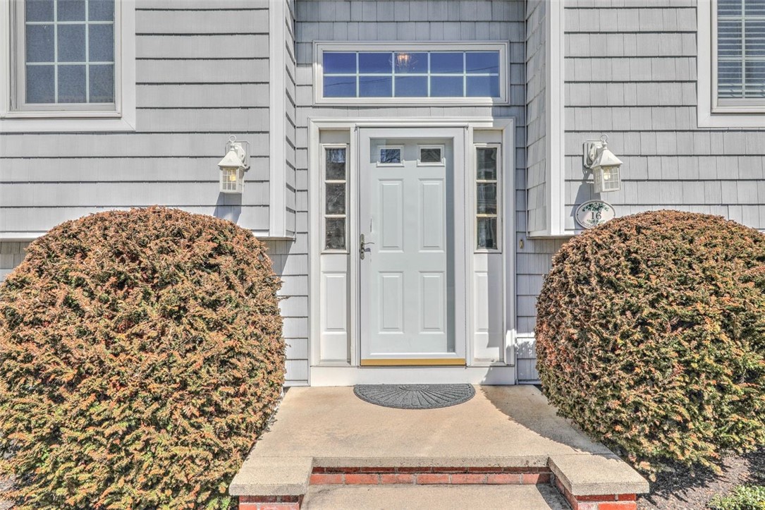 16 Roxbury Road Narragansett, RI 02882 - Photo 32 of 37