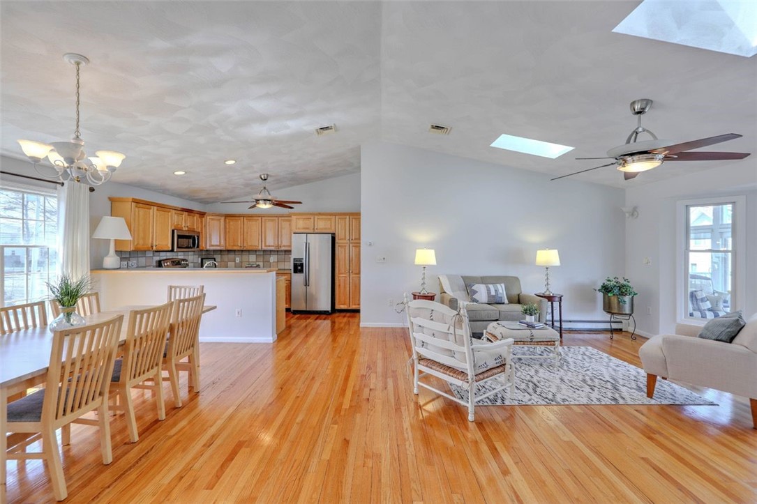 16 Roxbury Road Narragansett, RI 02882 - Photo 6 of 37