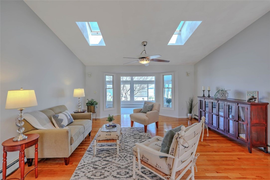16 Roxbury Road Narragansett, RI 02882 - Photo 7 of 37