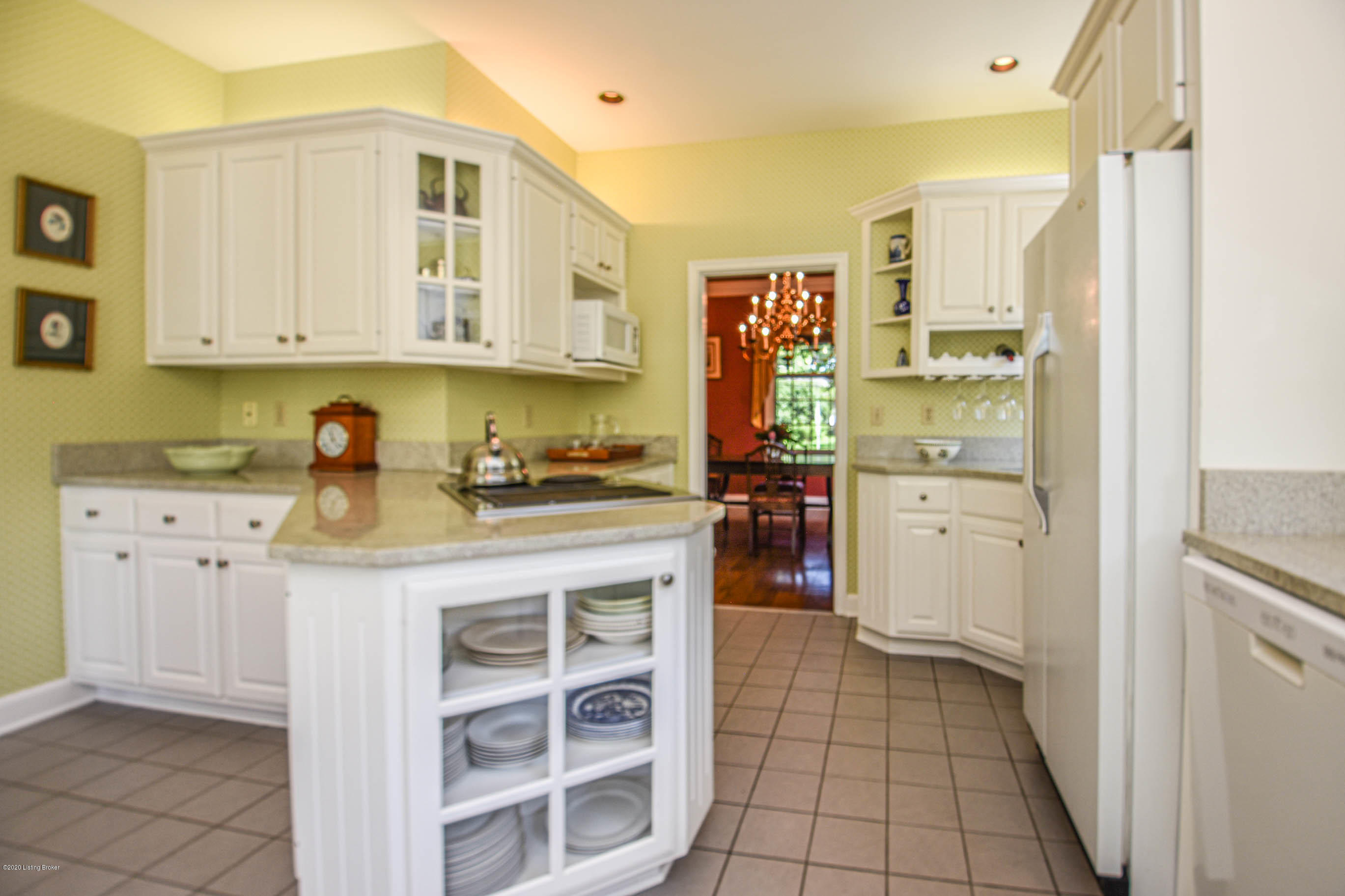 2924 Lexington Road Louisville, KY 40206 - Photo 31 of 70 (39 of 83)