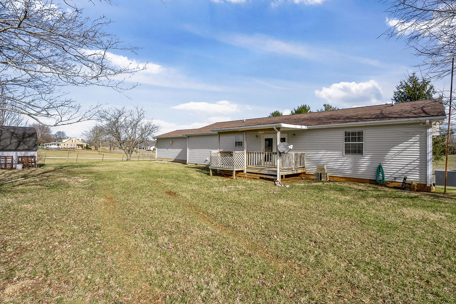 12114 Old Kentucky Road Walling, TN 38587 - Photo 34 of 34 Gallery Image 34