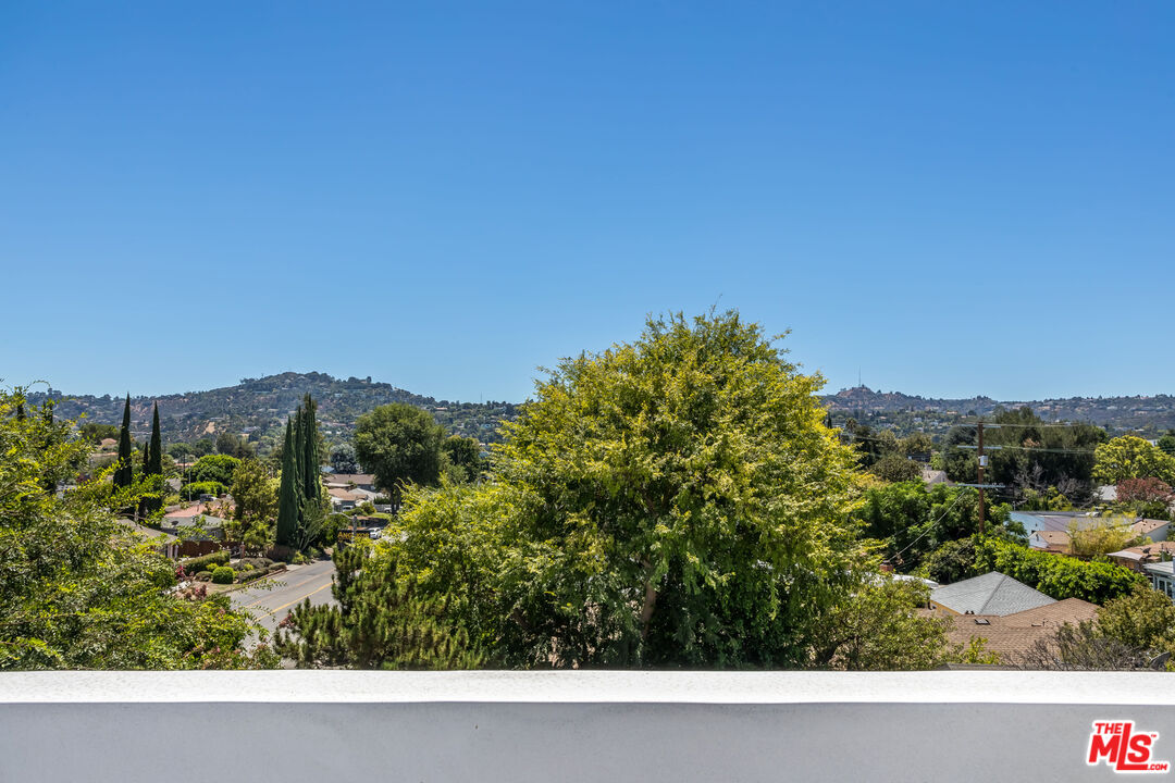 4531 Tujunga Avenue Studio City, CA 91602 - Photo 45 of 49 a view of a bunch of trees in a field