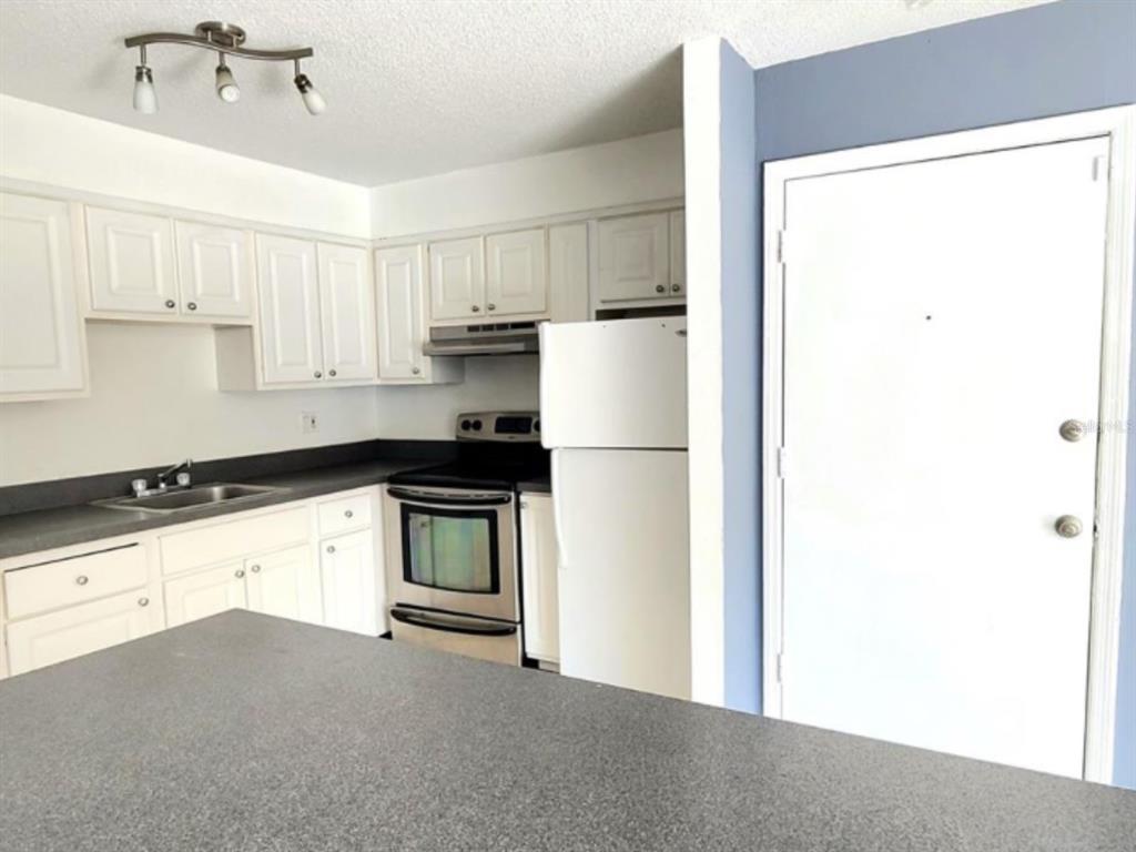 496 Banyon Tree Circle, Unit 204 Maitland, FL 32751 - Photo 3 of 14